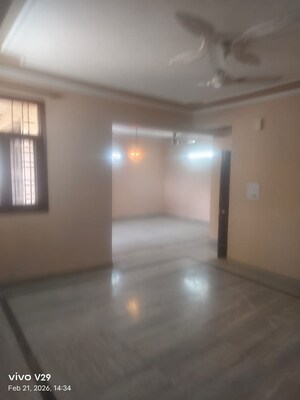 Room in 3 BHK Apartment at Sector 55 – for Rent