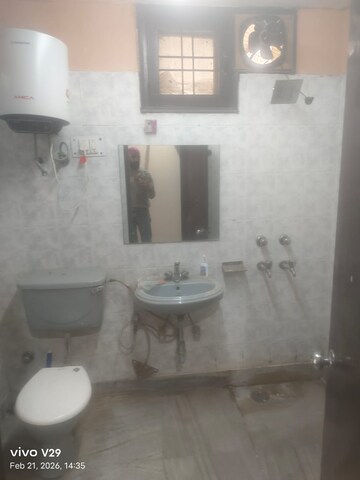 Bathroom in 3 BHK Apartment at Sector 55 – for Rent
