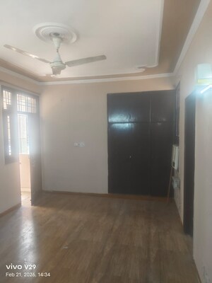 Room in 3 BHK Apartment at Sector 55 – for Rent