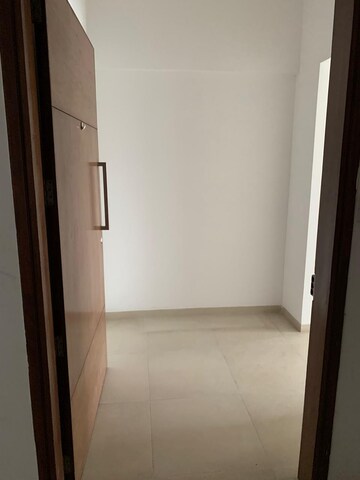 Room in 2.5 BHK Apartment at Pashankar Yin Yang, Kharadi – for Rent