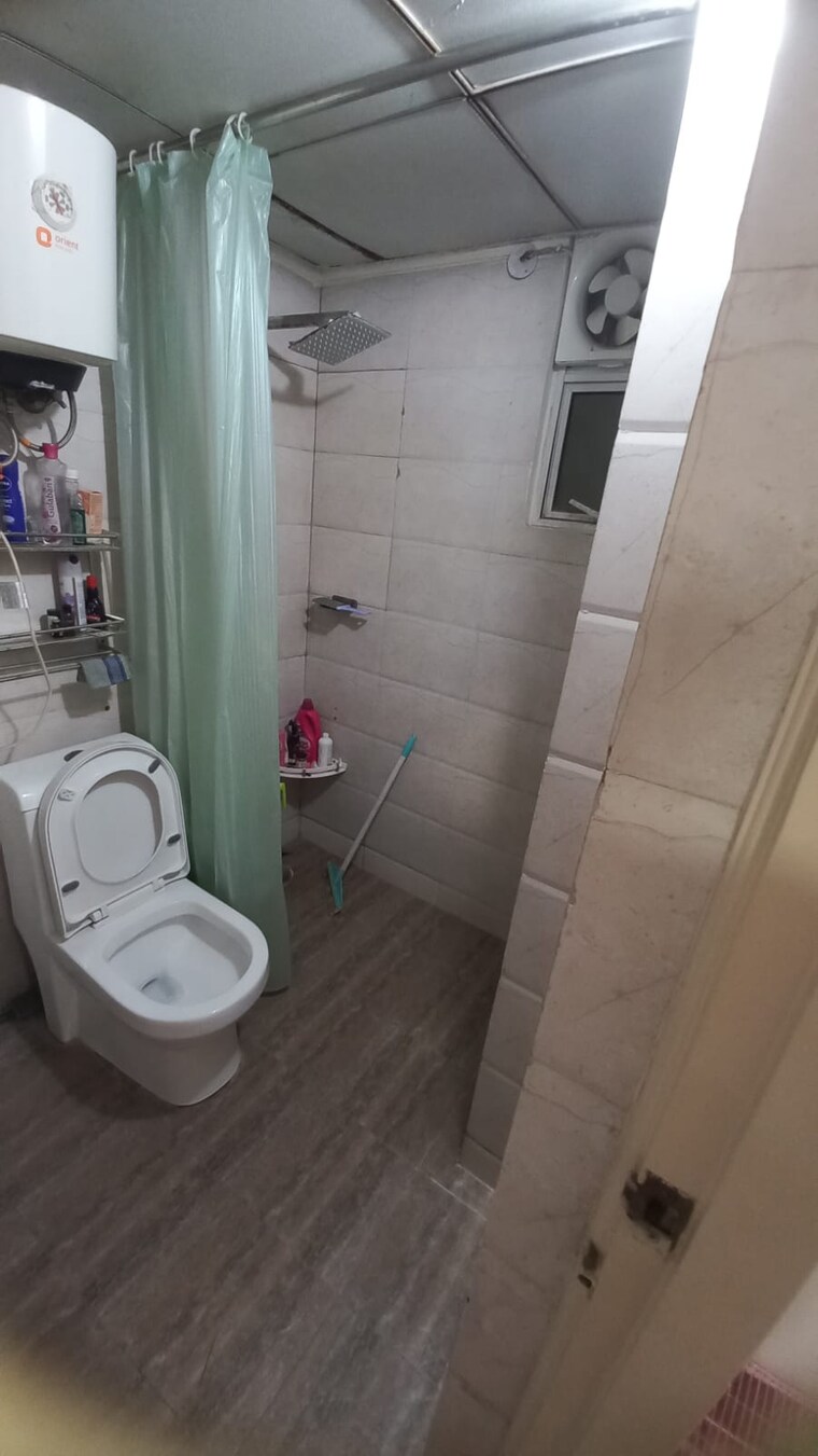 Bathroom, gaur-city-6th-avenue 2 Bedroom 980 Sq.Ft. Apartment In Sector 4 Greater Noida Greater Noida 10017749