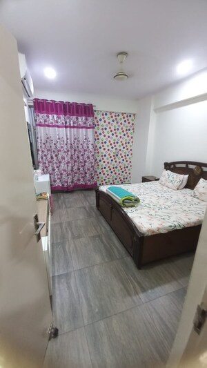 Bedroom in 2 BHK Apartment at Gaur City 6th Avenue, Sector 4 Greater Noida – for Rent