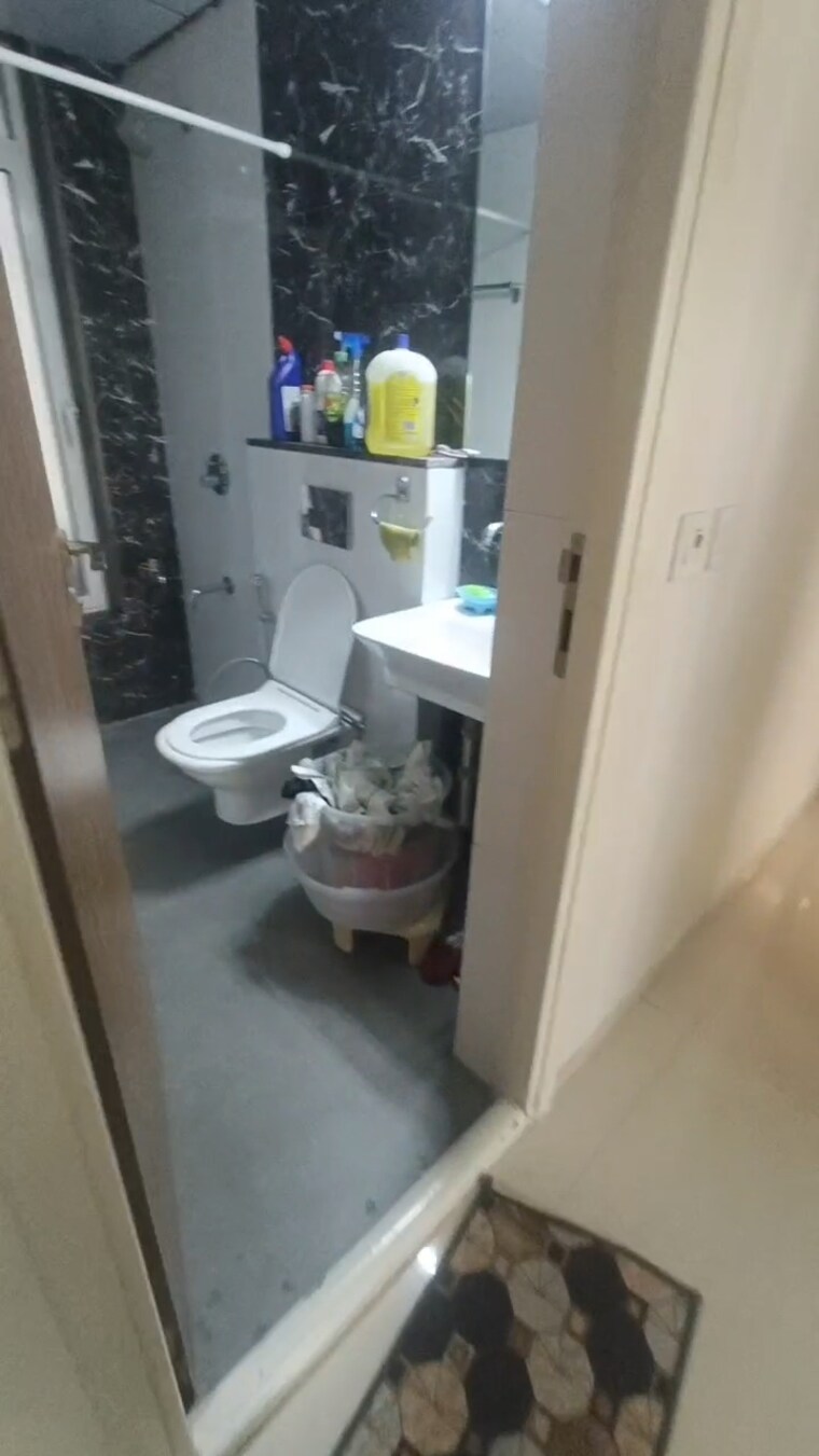 Bathroom, courtyard-by-narang-realty-and-the-wadhwa-group 2 Bedroom 542 Sq.Ft. Apartment In Pokhran Road No Two Thane 10017751
