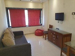 1 BHK + Pooja Room Apartment For Rent in Santacruz West