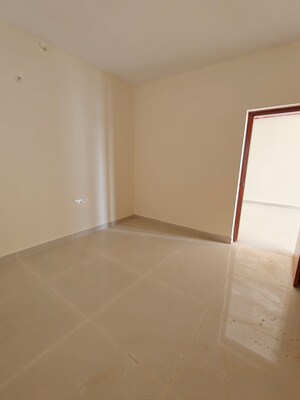 Room in 4 BHK Apartment at Habitat Aura, Bannerghatta Road – for Sale