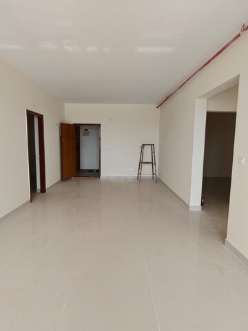 Room in 4 BHK Apartment at Habitat Aura, Bannerghatta Road – for Sale