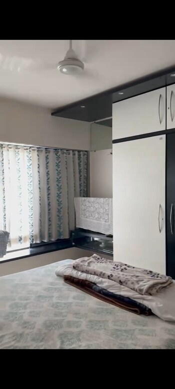 2 BHK Flat for Sale in Vile Parle West, Mumbai