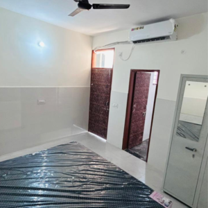 Room in 3 BHK Apartment at Shanti Vihar – for Rent