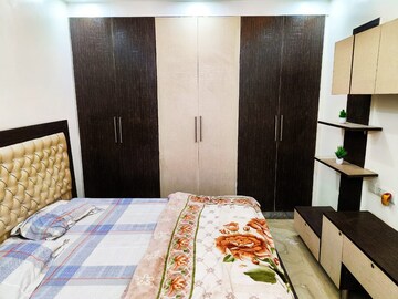 Bedroom in 6+ BHK Apartment at Gardenia Glory, Sector 46 – for Rent
