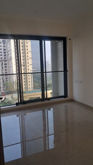 Furnished Amenities in 3.5 BHK Apartment at Dosti Eastern Bay, Wadala – for Rent