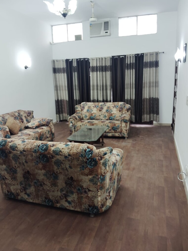 Living Room, greater kailash i 2 Bedroom 500 Sq.Yd. Builder Floor In Greater Kailash I Delhi 10027672