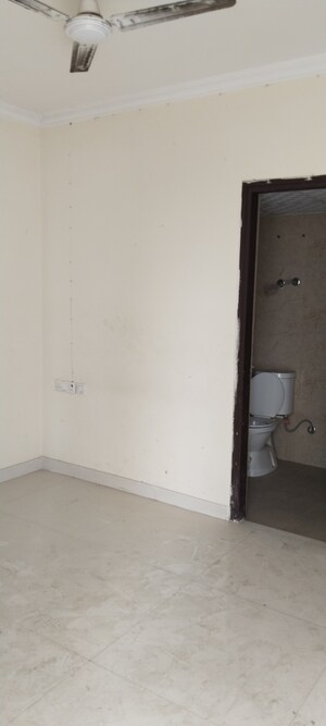 Room in 3 BHK Apartment at Vasu Fortune Residency, Raj Nagar Extension – for Rent