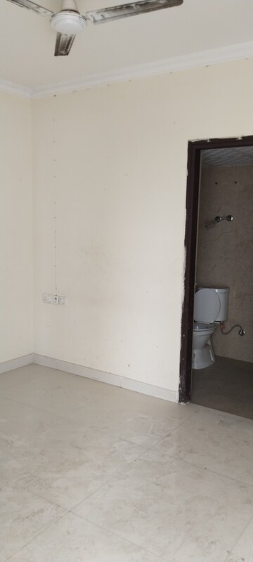 Room in 3 BHK Apartment at Vasu Fortune Residency, Raj Nagar Extension – for Rent