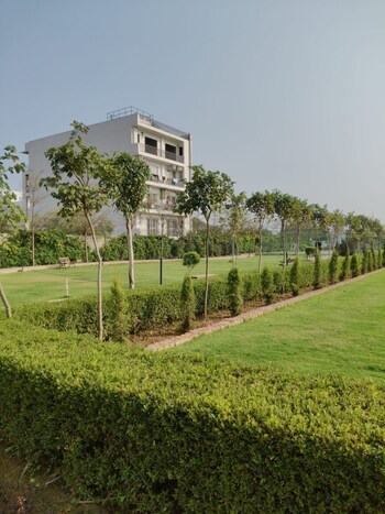 Breez Flora Avenue 33