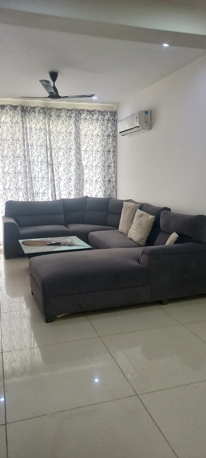 3 BHK + Extra Room 1700 Sq.Ft. Apartment in Maxxus Elanza