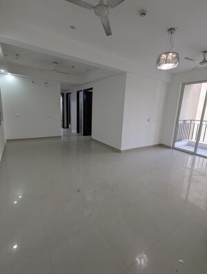 Room in 2 BHK Apartment at ATS Happy Trails, Sector 10 Greater Noida – for Rent
