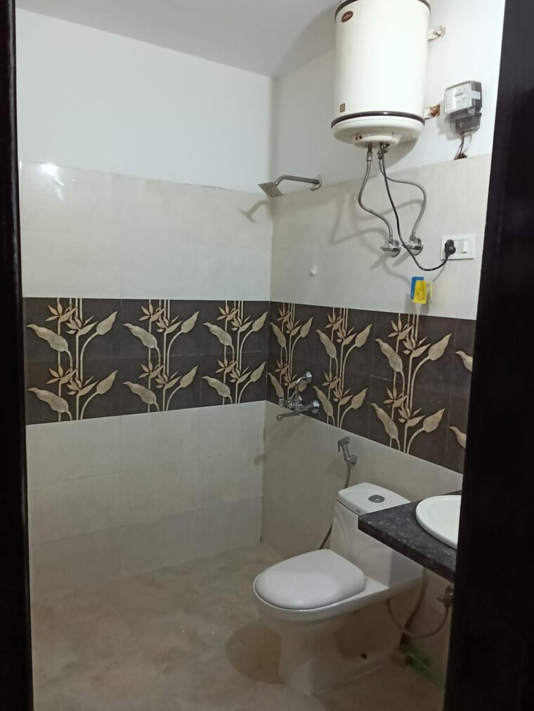 Bathroom, sector 52 6+ Bedroom 161 Sq.Yd. Villa In Sector 52 Gurgaon 10036371