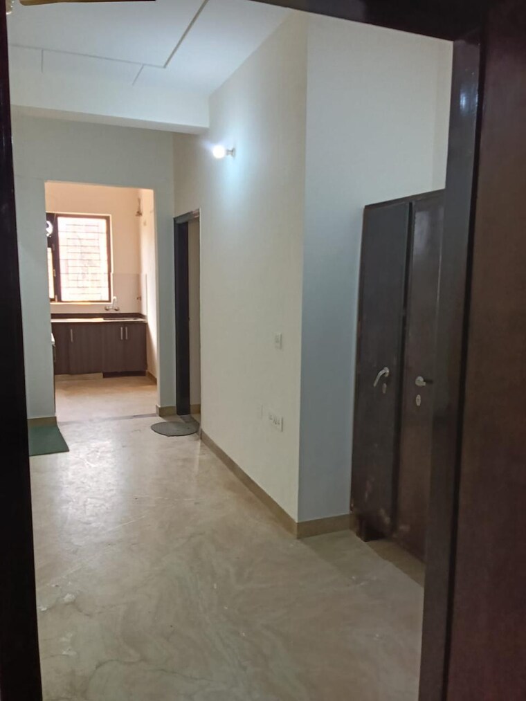 Room, sector 52 6+ Bedroom 161 Sq.Yd. Villa In Sector 52 Gurgaon 10036371