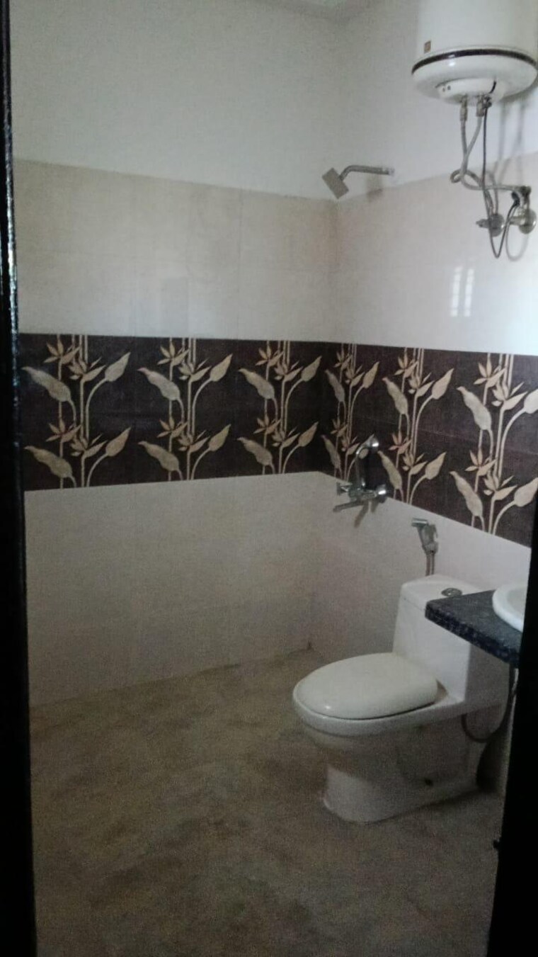 undefined, sector 52 6+ Bedroom 161 Sq.Yd. Villa In Sector 52 Gurgaon 10036371