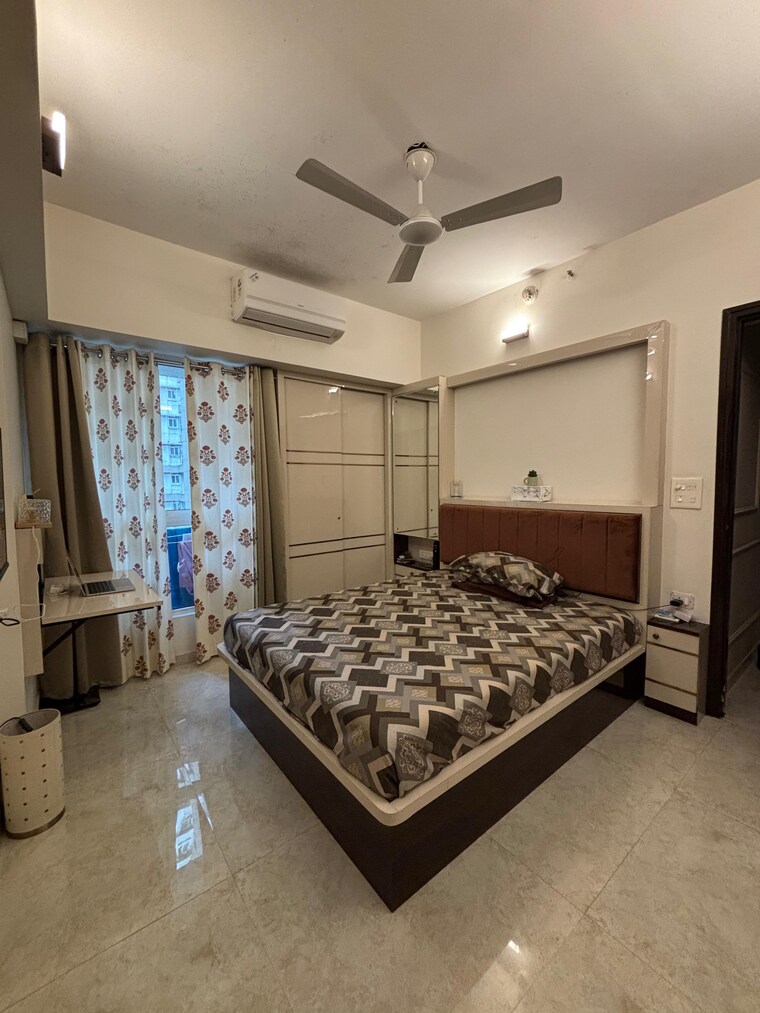 Bedroom, lodha-amara 2 Bedroom 800 Sq.Ft. Apartment In Kolshet Road Thane 10036373