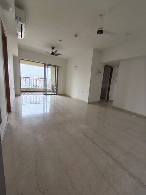 Room in 3 BHK Apartment at Lodha Bellagio, Powai – for Rent