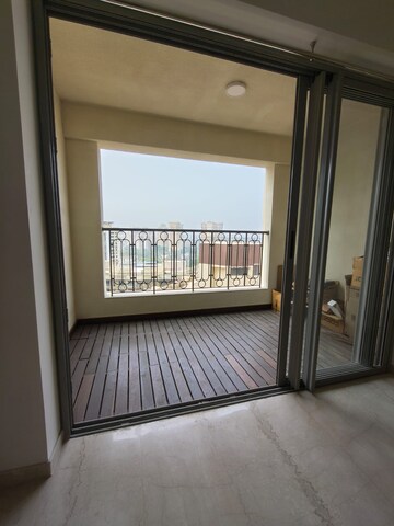 Room in 3 BHK Apartment at Lodha Bellagio, Powai – for Rent