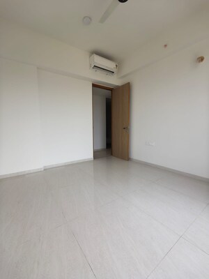 Room in 3 BHK Apartment at Lodha Bellagio, Powai – for Rent