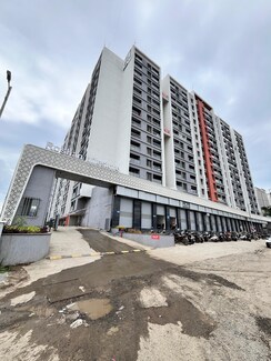 2 BHK Apartment For Rent in Roshan Milestone