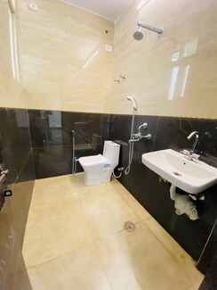 4 BHK + Pooja Room Apartment For Rent in Dwarka
