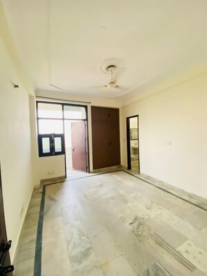 Room in 4 BHK Apartment at Dwarka – for Rent