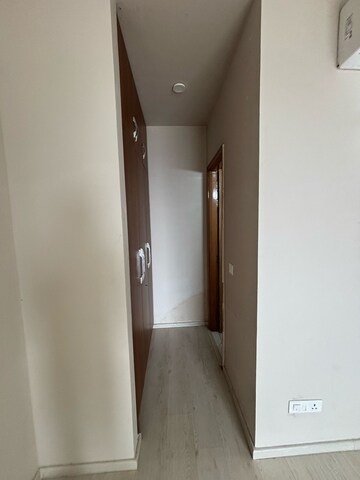 Furnished Amenities in 3 BHK Apartment at Smart World Orchard, Sector 61 – for Rent