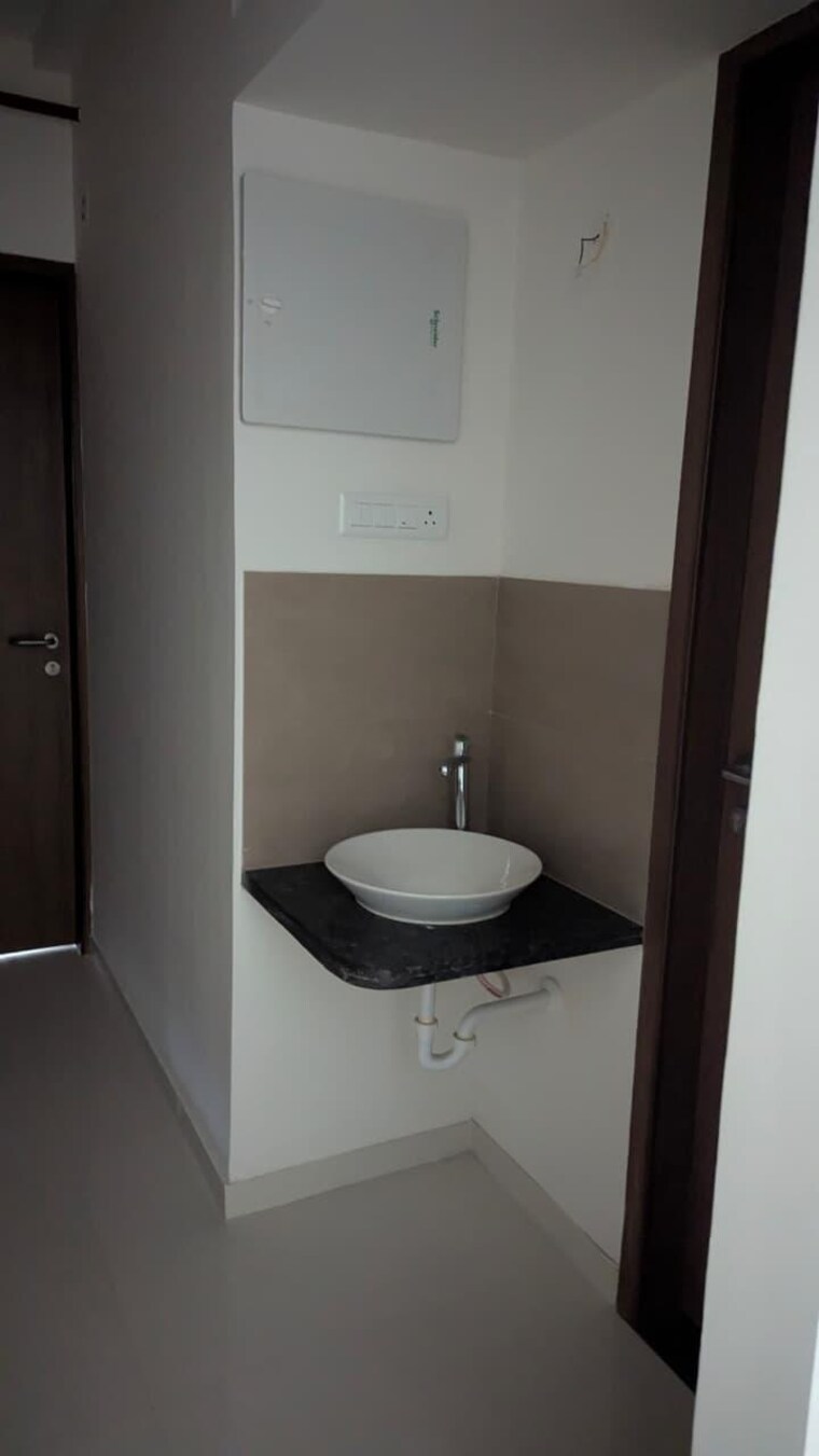 Bathroom, pride-purple-park-titan 3 Bedroom 1404 Sq.Ft. Apartment In Hinjewadi Pune 10036387