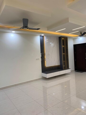 Room in 2 BHK Apartment at Vaishnavi Oasis, Jp Nagar – for Rent