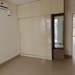 3.5 BHK + Servant Room Apartment For Rent in Emaar Emerald Floors Premier