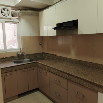 Kitchen in 3.5 BHK Apartment at Emaar Emerald Floors Premier, Sector 65 – for Rent