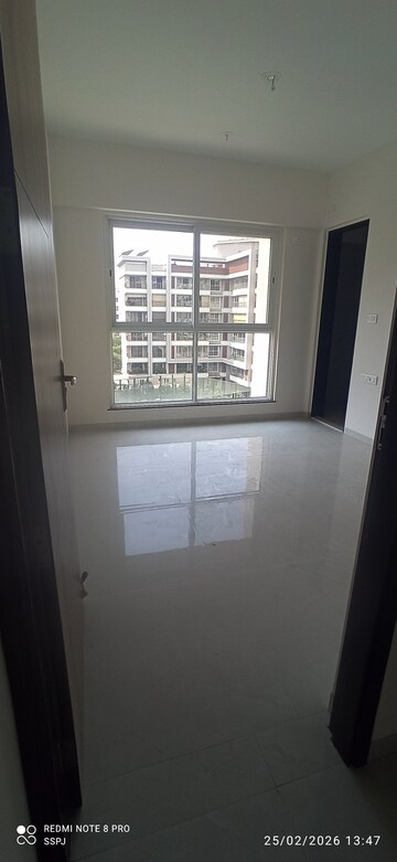 Room in 4 BHK Apartment at Nyati Elite, Undri – for Sale