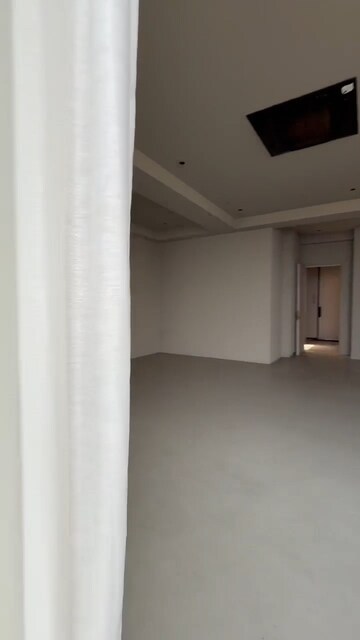 Room in 6 BHK Penthouse at Rustomjee Seasons, Bandra East – for Sale