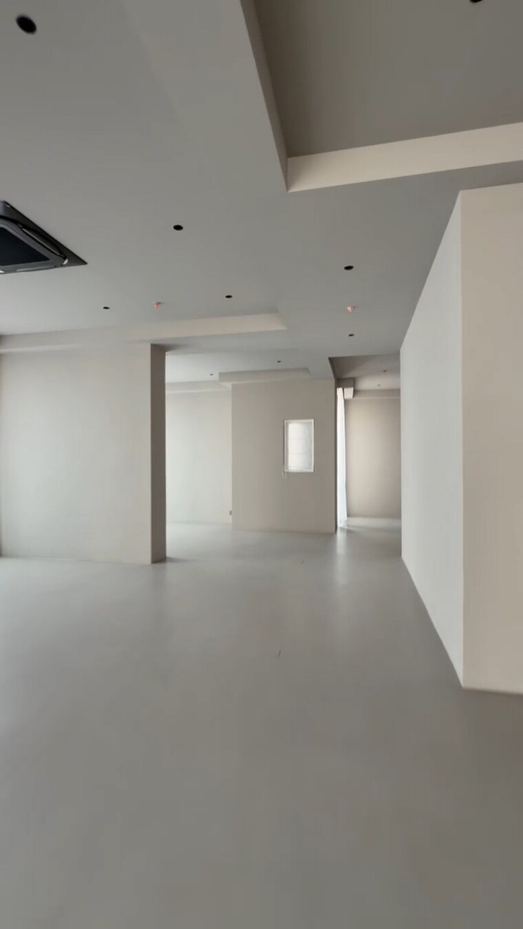 Room, rustomjee-seasons 6 Bedroom 4750 Sq.Ft. Penthouse In Bandra East Mumbai 10039713