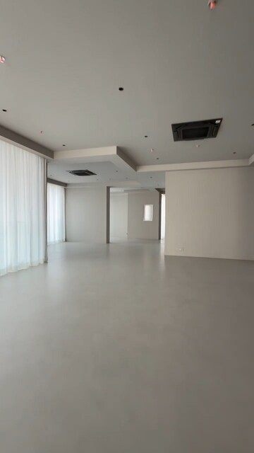 Room in 6 BHK Penthouse at Rustomjee Seasons, Bandra East – for Sale