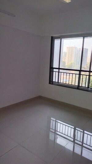 Room in 1 BHK Apartment at Sayba Arcadia, Kurla – for Rent