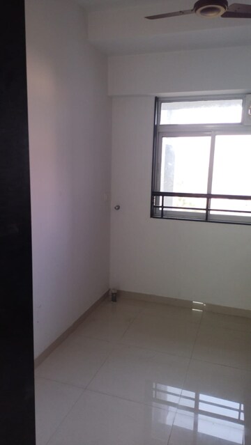 Room in 1 BHK Apartment at Sayba Arcadia, Kurla – for Rent