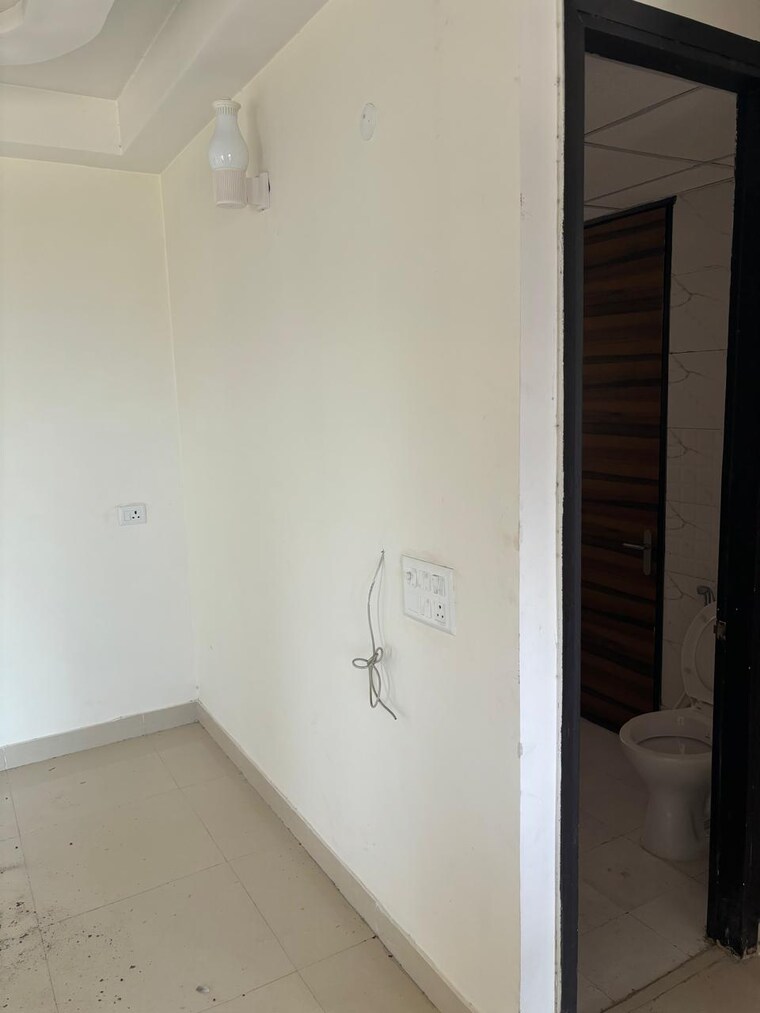 Bathroom, samridhi-luxuriya-avenue 2 Bedroom 1245 Sq.Ft. Apartment In Sector 150 Noida 10040205