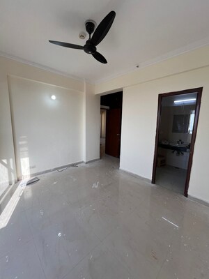 Room in 3 BHK Apartment at Ansal Sushant Estate, Sector 52 – for Rent