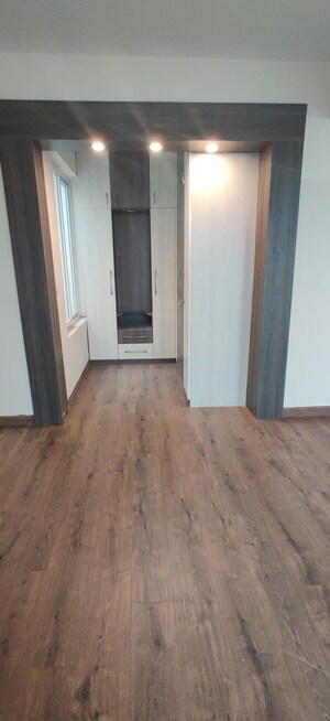 Room in 3.5 BHK Apartment at Emaar Palm Gardens, Sector 83 – for Rent