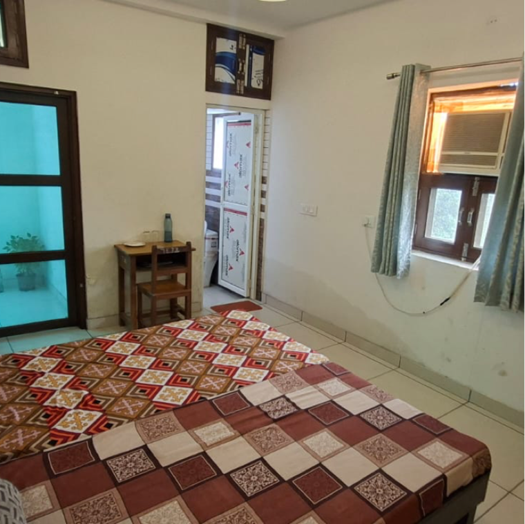 Bedroom, sector 131 Pg For Boys & Girls In Sector 131 10043288