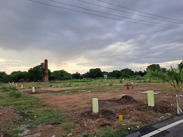 Plot Area in  Industrial Plot at Redhills – for Rent