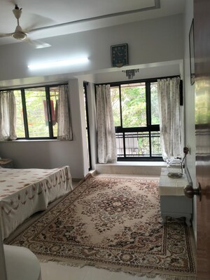 Bedroom in 2 BHK Apartment at Andheri West – for Rent