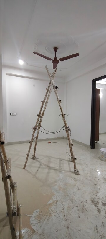 Room in 1 BHK Builder Floor at Chattarpur – for Rent