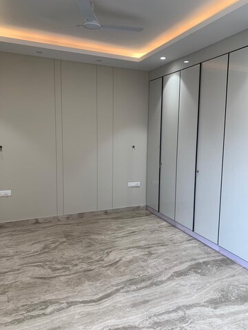 Room in 1.5 BHK Builder Floor at Sultanpur – for Sale