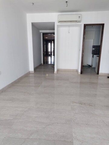 Room in 2 BHK Apartment at Lodha Primo, Parel – for Rent